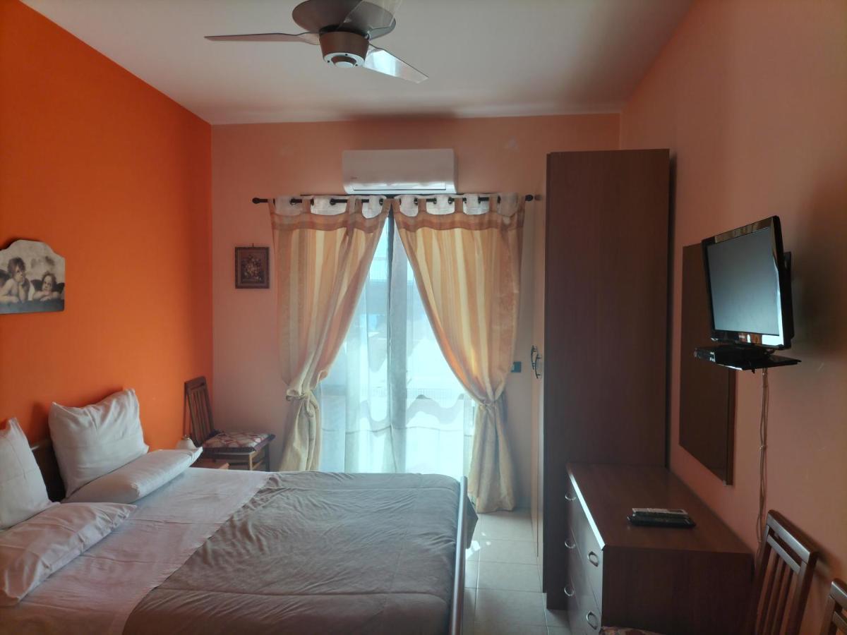 Casa Vacanza Da Rosa Letojanni Exterior foto