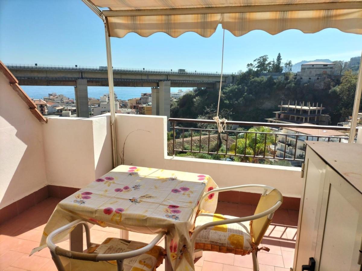 Casa Vacanza Da Rosa Letojanni Exterior foto