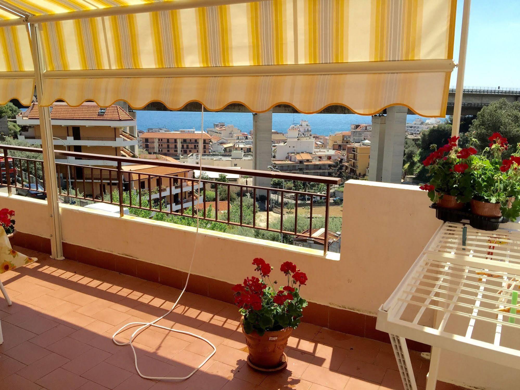 Casa Vacanza Da Rosa Letojanni Exterior foto