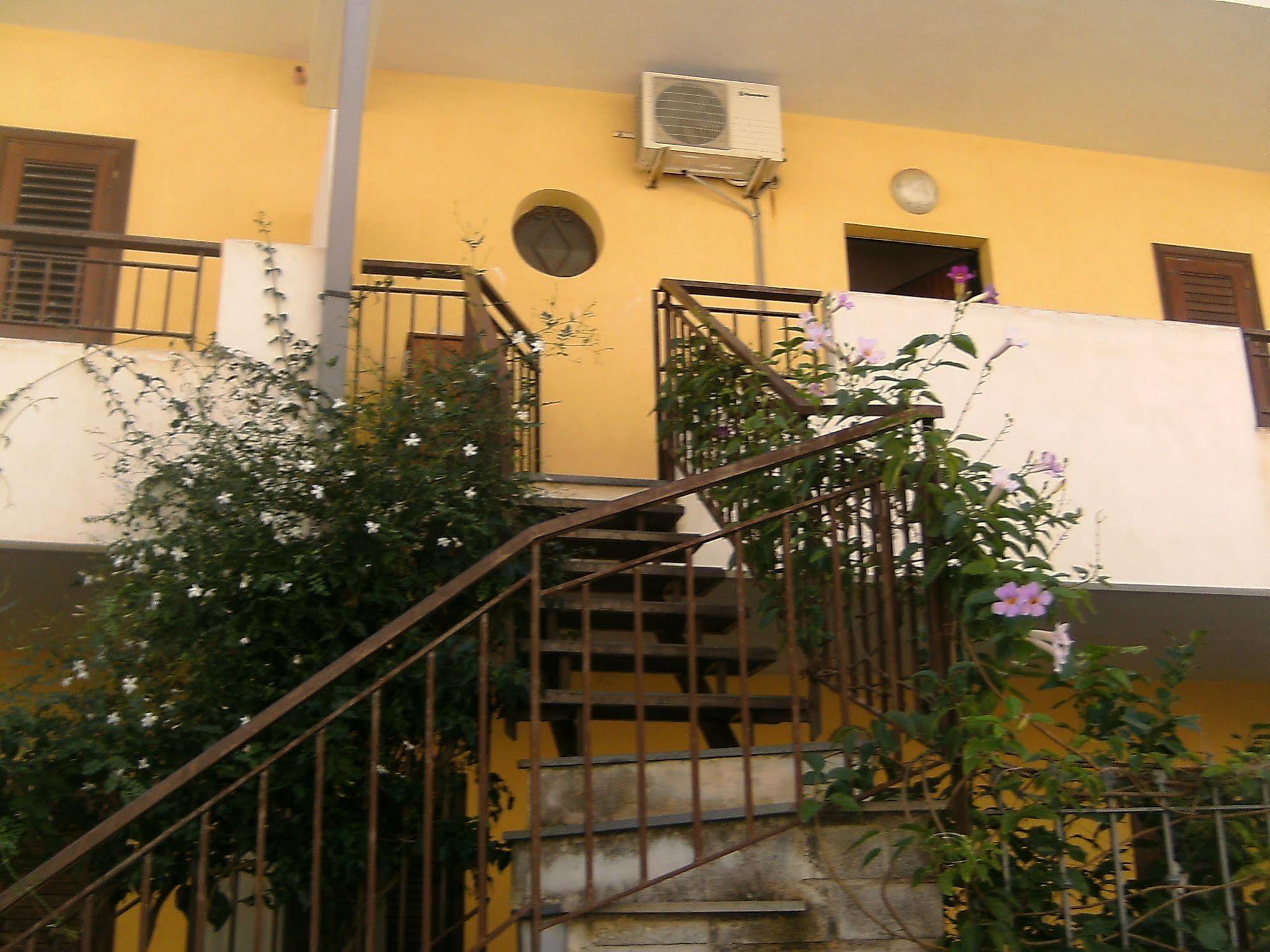 Casa Vacanza Da Rosa Letojanni Exterior foto